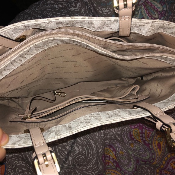 Michael Kors Tote Bag - Picture 3 of 5